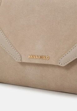 Anna Field LEATHER - Clutch - Taupe 13 Anna Field LEATHER - Clutch - Taupe -Anna Field Store c933426553bb4831a448eeab65bcefad